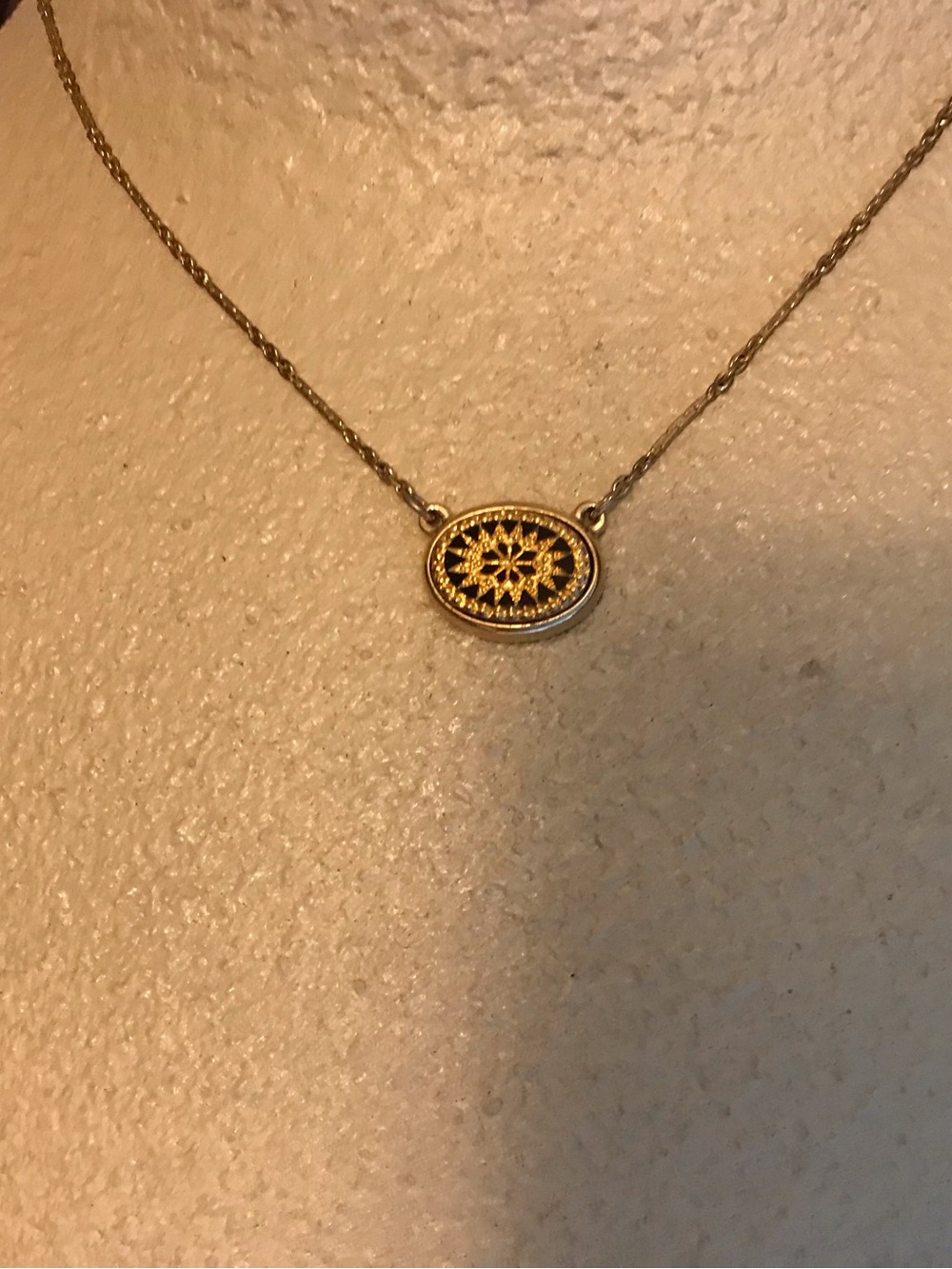Avon Oval Pendant Necklace